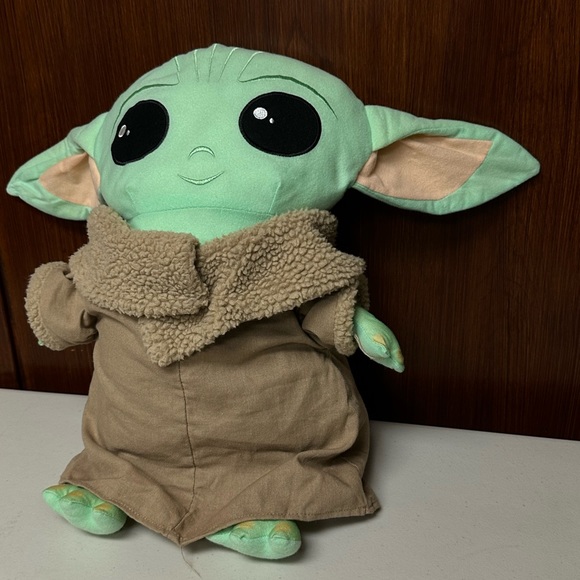 Star Wars by Jay Franco and Son Star Wars Baby Yoda Plush pillow The mandalorian - Picture 4 of 16
